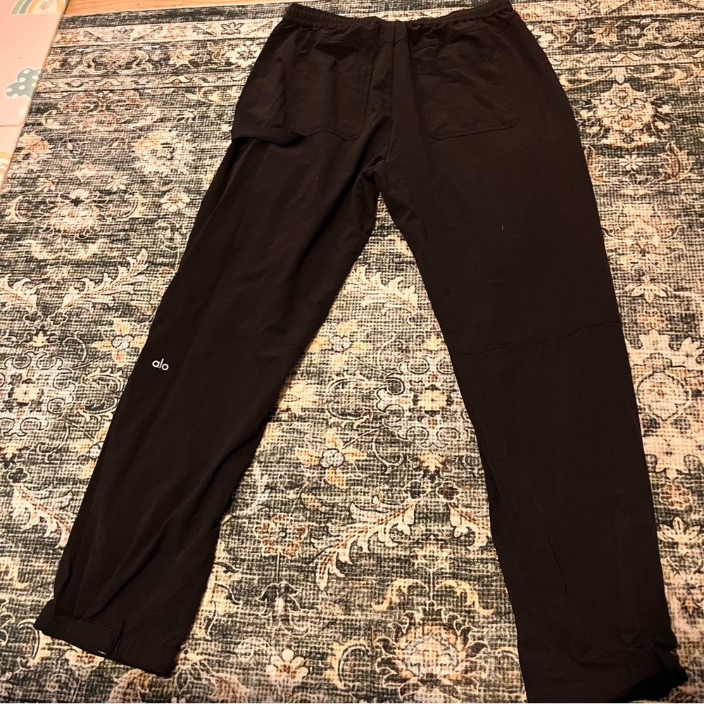 Alo Yoga High-Waist City Wise Cargo Pant - Picture 9 of 9